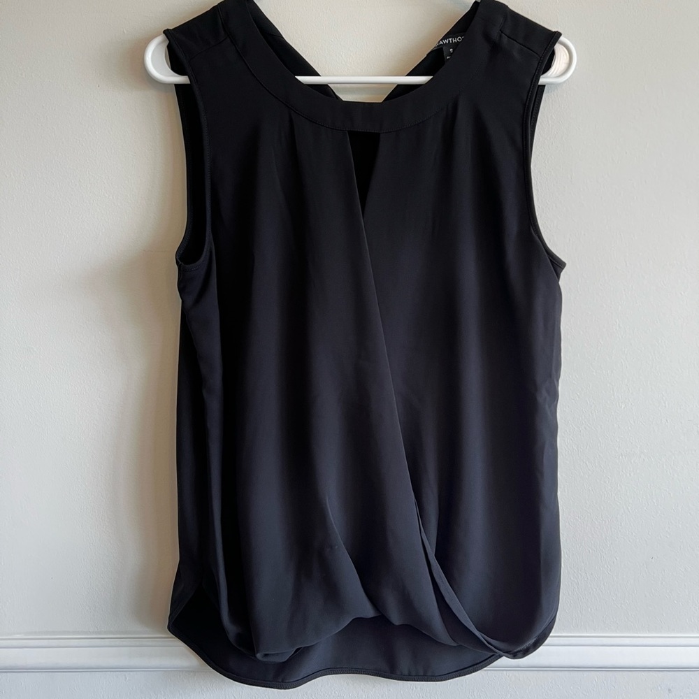 41 Hawthorn Black Sleeveless Twist-Front Camisole